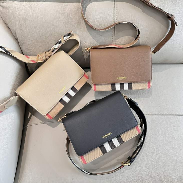 Picture of Burberry Handbags _SKUfw214208008fw